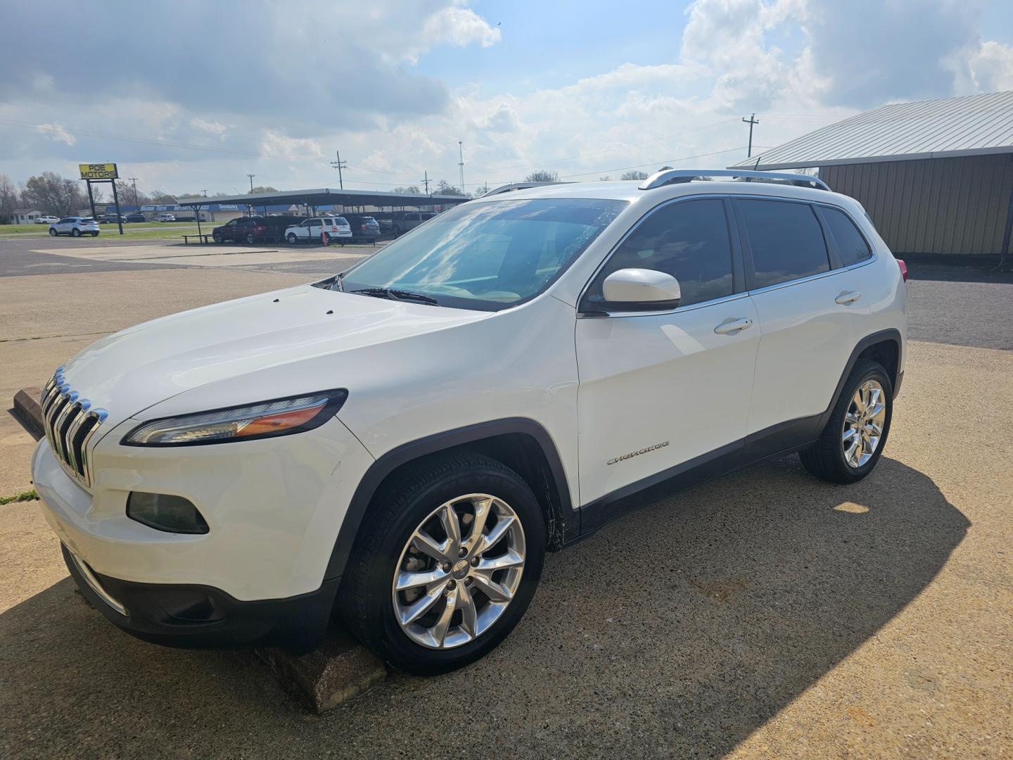 2014 WHITE Jeep Cherokee Limited FWD (1C4PJLDB4EW) with an 2.4L L4 DOHC 16V engine, 9-Speed Automatic transmission, located at 533 S Seven Points BLVD, Seven Points, TX, 75143, (430) 255-4030, 32.313999, -96.209351 - Photo#0